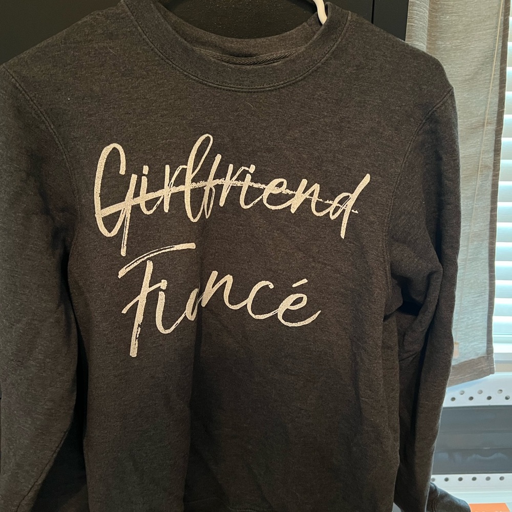 Grey fiancé sweatshirt